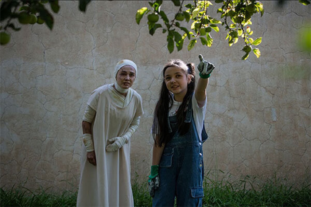 «خرگوش سیاه خرگوش سفید» مکری راهی شیکاگو شد